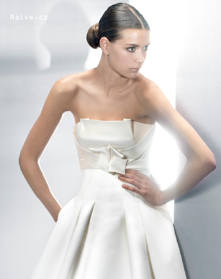 JESUS PEIRO 2012 svatební šaty, model JP 2000