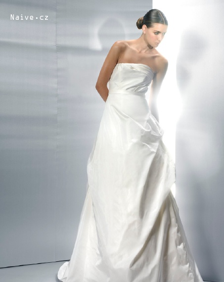 JESUS PEIRO 2012 svatební šaty, model JP 2004