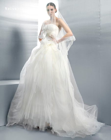 JESUS PEIRO 2012 svatební šaty, model JP 2005