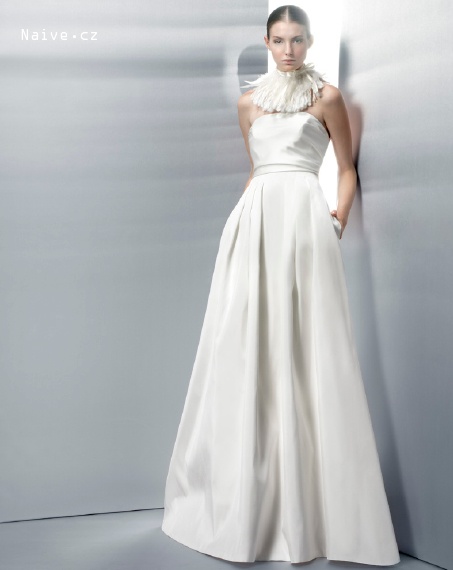 JESUS PEIRO 2012 svatební šaty, model JP 2011