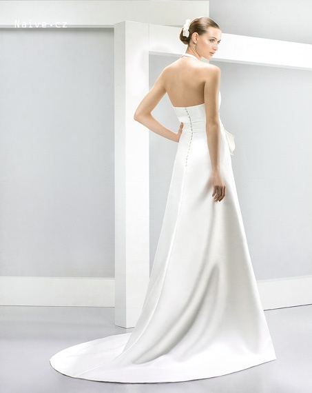 Svatební šaty Jesus Peiro, model 5022